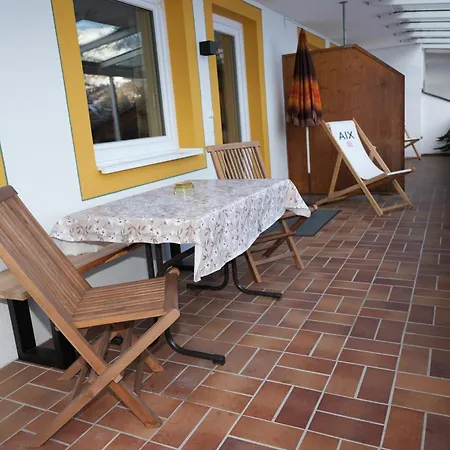 Apartmentpension Hillebrand 키츠부헬