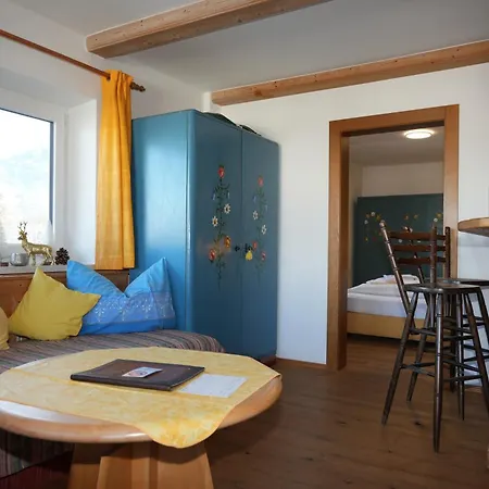 Apartmentpension Hillebrand 키츠부헬